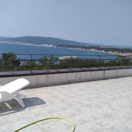 за гости гаван 公寓